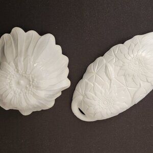 Beautiful SET OF 2 Antique Milk Glass Dishes ~ White Daisy/Sunflower/Poinsettia